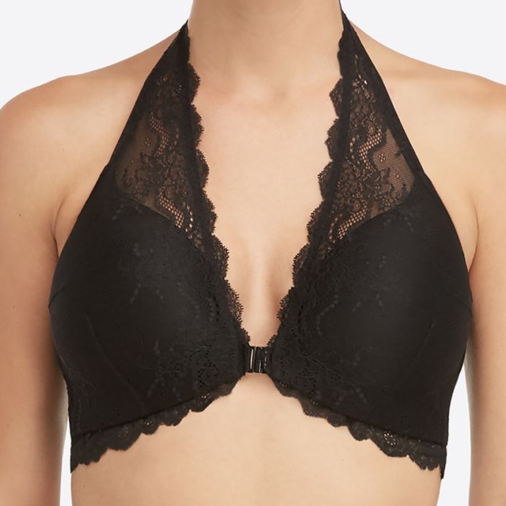 TWO‼️ SPANX Undie-tectable Four Play Wireless Bras